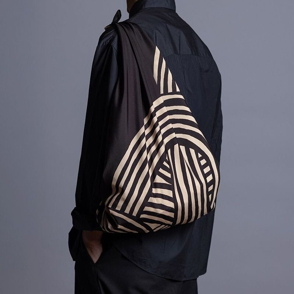 Sacs et cabas - 100cm Furoshiki impermeable et reversible, collection Isa Monyo - MUSUBI