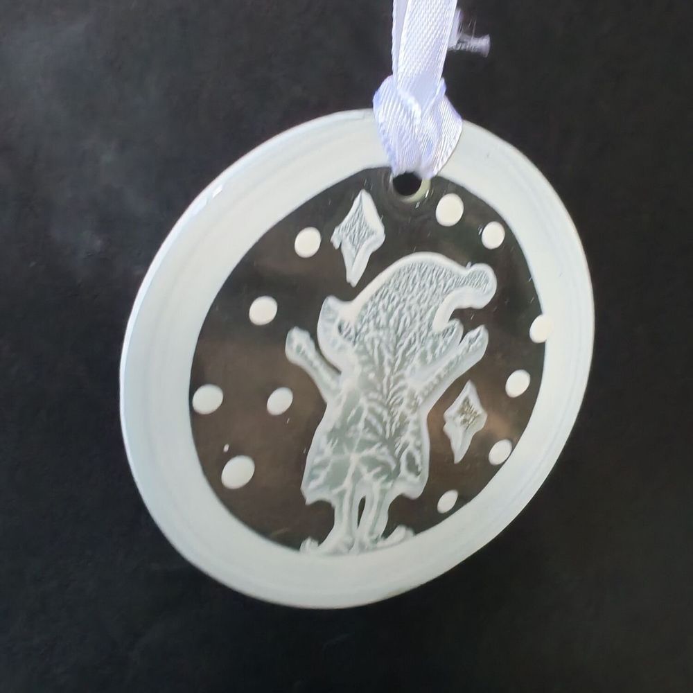 Other Christmas decorations - White hand-painted standing elf glass ornament - CARNEOL GLASS