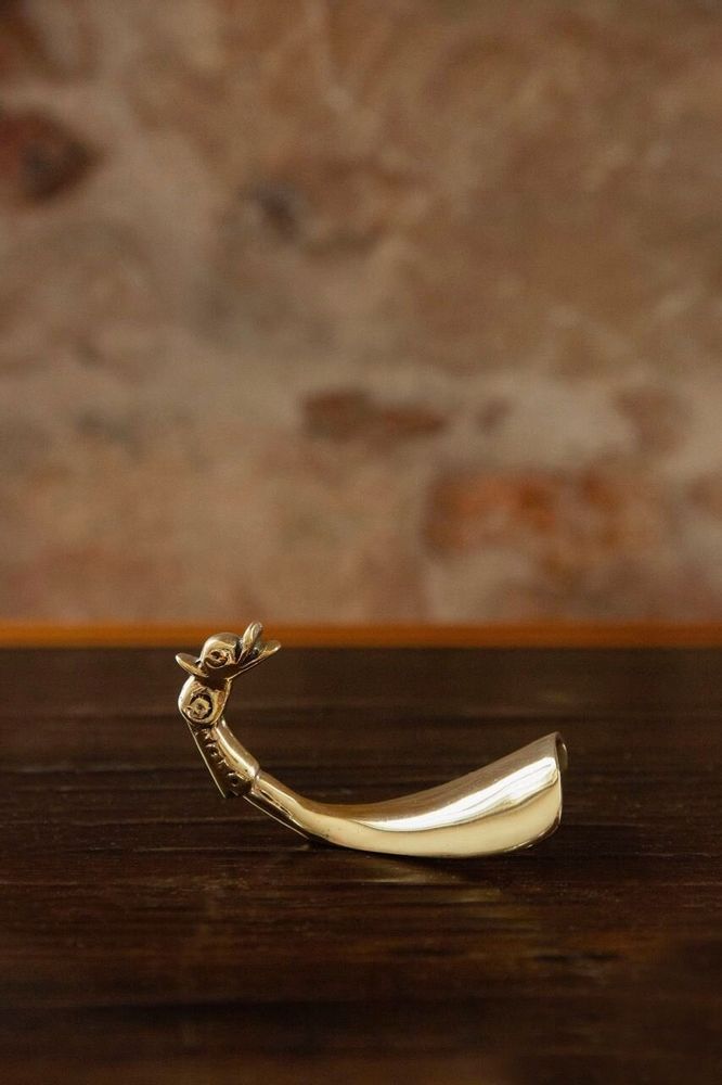 Travel accessories - Monster Serpent Shoehorn - ANTHOLOGIST