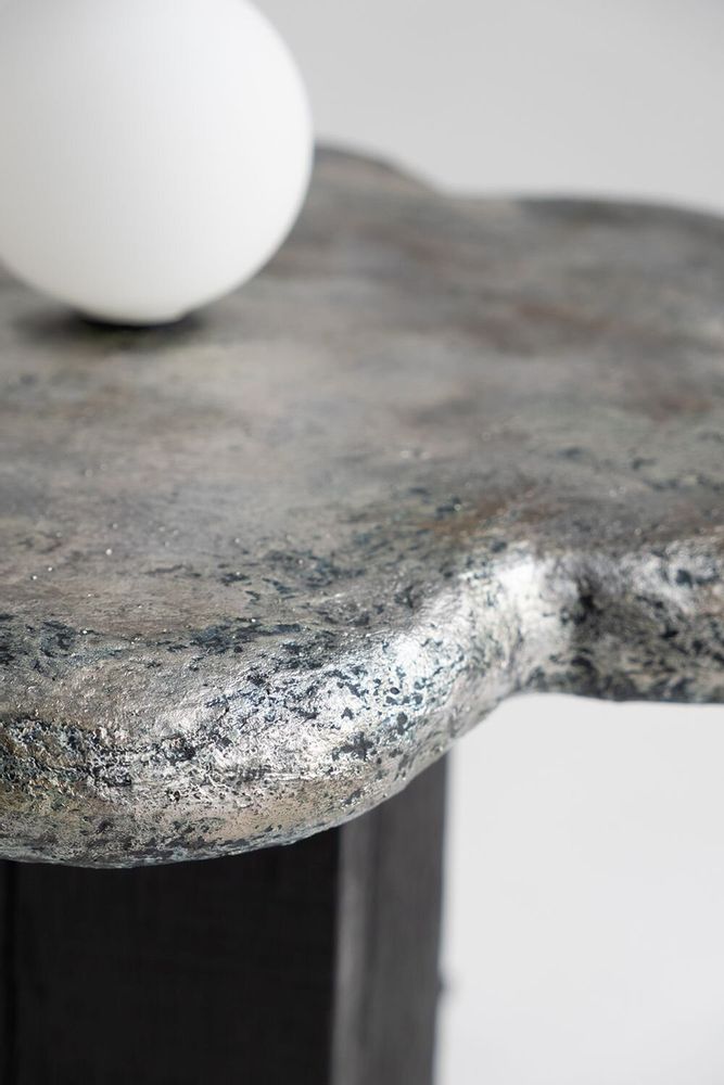 Coffee tables - Kvit — Sculptural Coffee Table with Integrated Light - PLETOSTUDIO