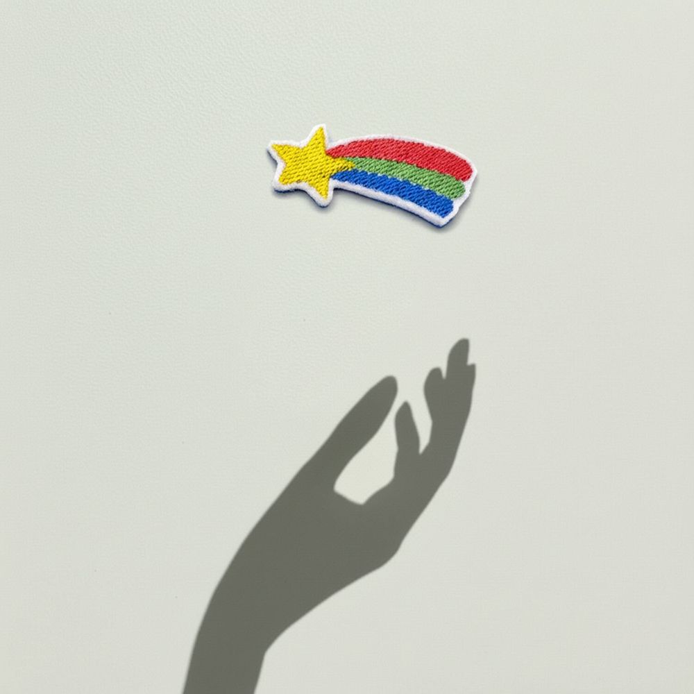 Kids accessories - Embroidered Brooch “Comet” – A Wish to Carry - PETIT POIRIER