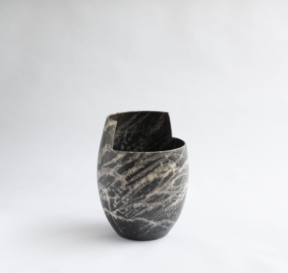 Ceramic - Cut medium vase - naked dark - STUDIONUDO