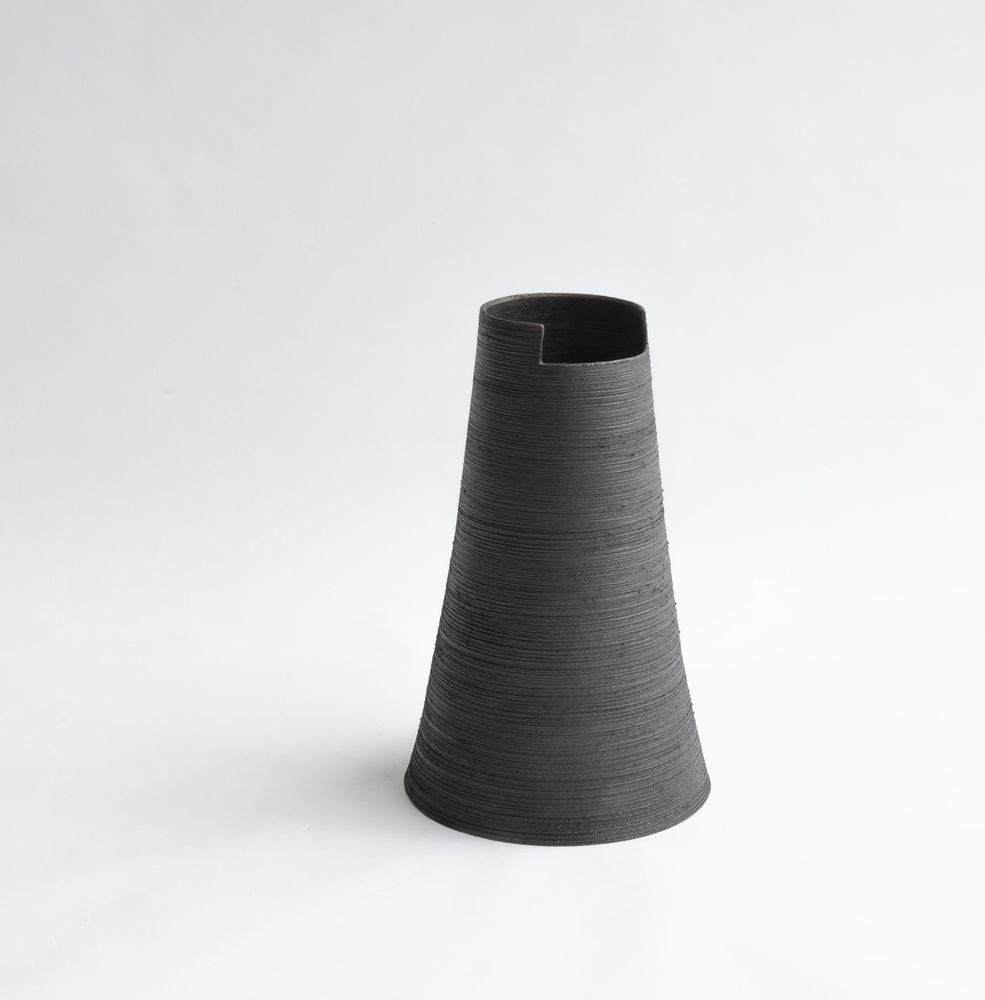 Ceramic - Cut medium vase - naked dark - STUDIONUDO