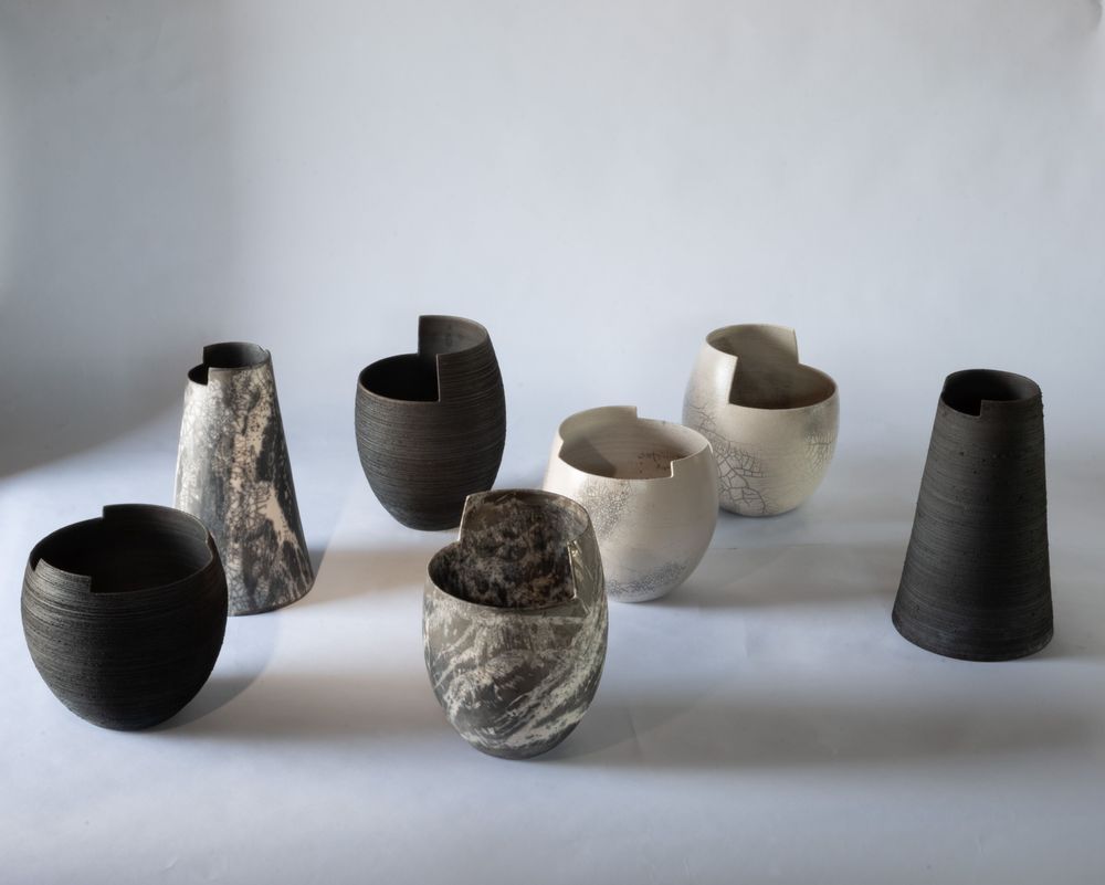 Ceramic - Cut medium vase - naked dark - STUDIONUDO