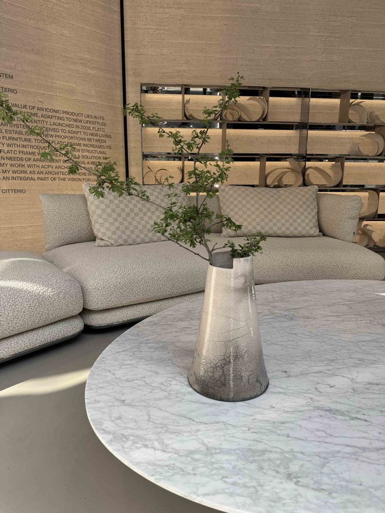 Ceramic - Cut medium vase - naked dark - STUDIONUDO