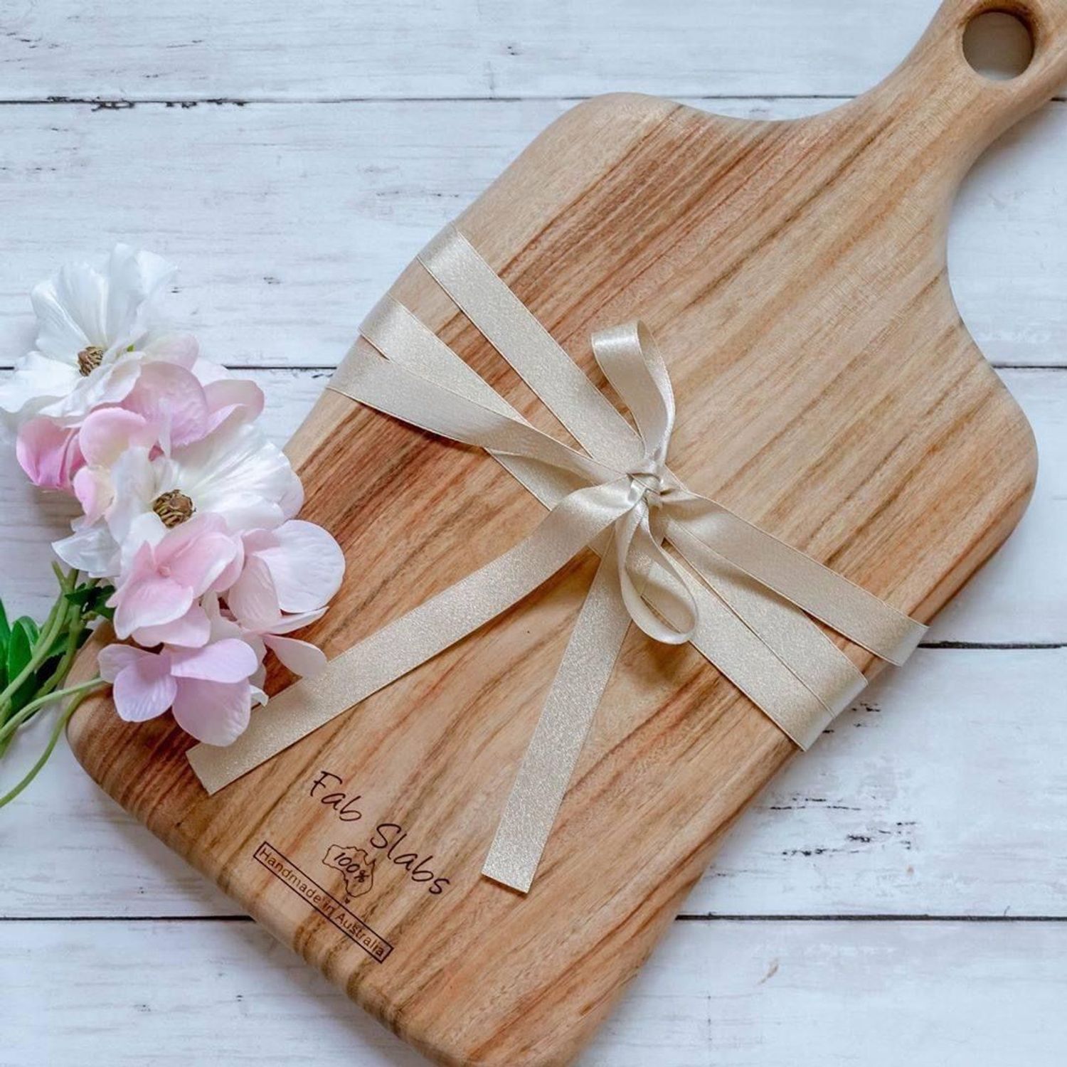 Australia Camphor Laurel Wooden Cutting Board/Medium Paddle