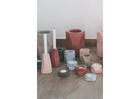 ATELIER PIERRE lance facet - des objets en béton aux formes géométriques