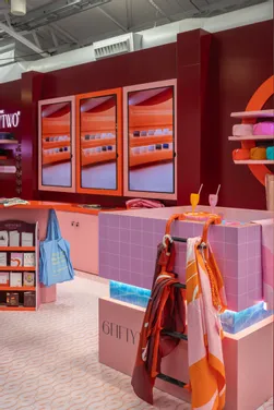 6FIFTYTWO® chez topdrawer londres