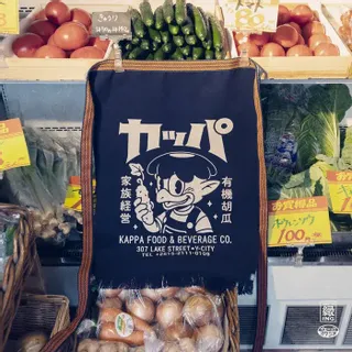 Collaboration with the Japanese maekake apron manufacturer and brand ANYTHING CO 