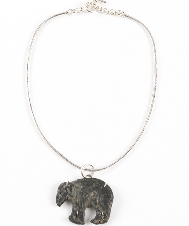 GABRIELA SISMANN - OEUVRES D'ART PORTATIVES - Pendentif avec un éléphant d'époque romaine