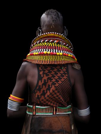 L' AFRIQUE, C'EST CHIC! - Averted Portrait KE04 (Turkana)