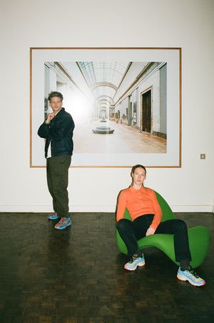 LE BON MARCHE RIVE GAUCHE - ESPACES MAISON - Alice and Benjamin on the Tongue Chair ©James Nelson