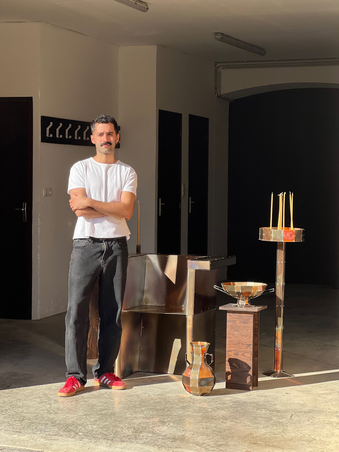 THEO GALLIAKIS chez JUNOT MARAIS - 