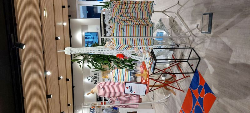 PARIS LA BOUTIQUE - Paris La Boutique