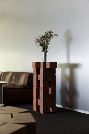 MVE COLLECTION - MVE_Stèle_Showroom
