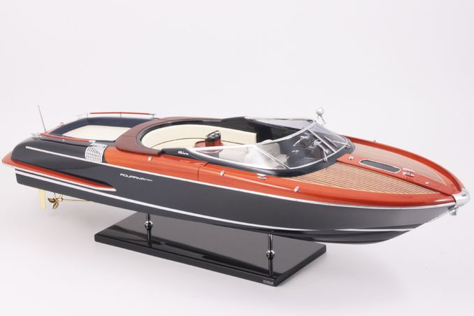 Maquettes de bateaux sur mesure haut de gamme