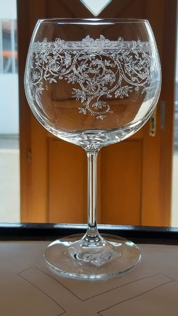 https://mom.maison-objet.com/en/product/56912/verres-pantograves