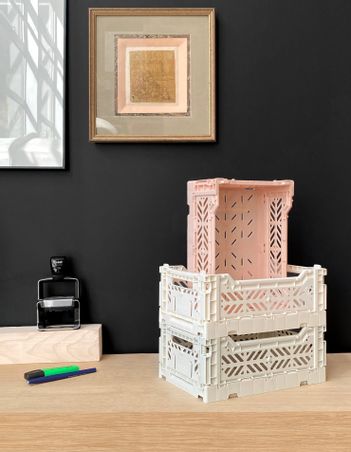 https://mom.maison-objet.com/fr/produit/48167/cagettes-mini-box-_-assortiment-de-couleurs
