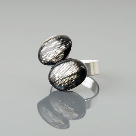 https://mom.maison-objet.com/fr/produit/72561/bague-mx-dacryl-359