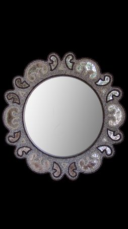 https://mom.maison-objet.com/fr/produit/76793/cadre-de-miroir-297