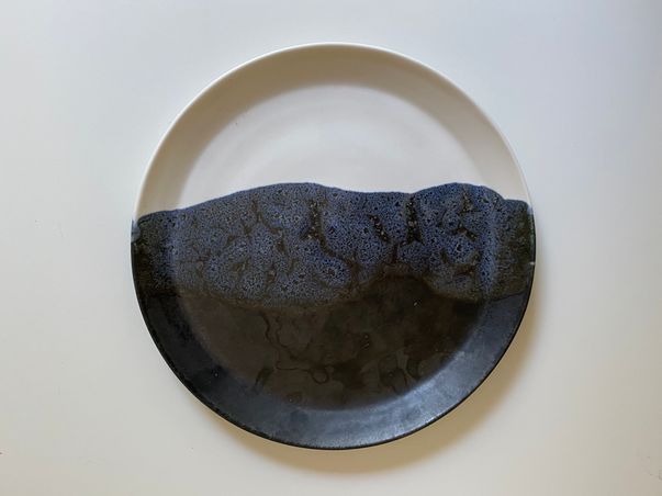 https://mom.maison-objet.com/en/product/28204/porcelain-bicolor-plate