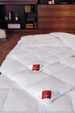 https://mom.maison-objet.com/fr/produit/102864/classica-couette-en-duvet-d-oie