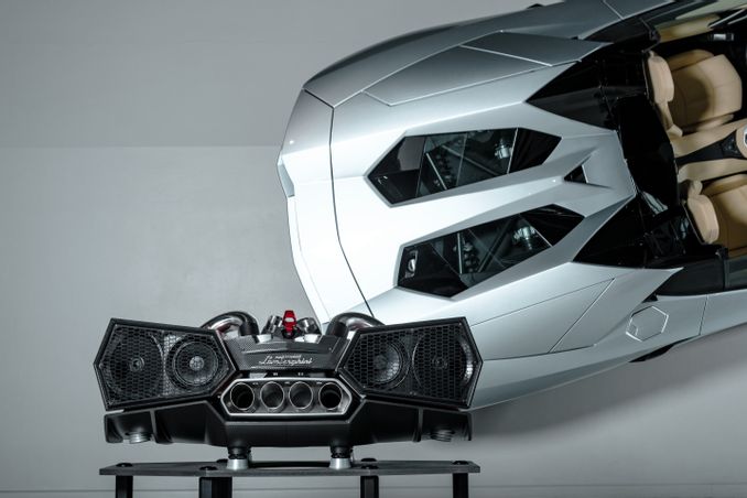 https://mom.maison-objet.com/fr/produit/105707/enceinte-lamborghini-automobili-esavox