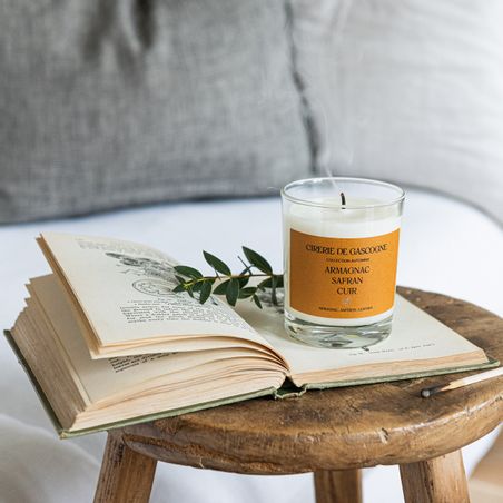 https://mom.maison-objet.com/fr/produit/108852/bougies-parfumee-armagnac-safran-cuir