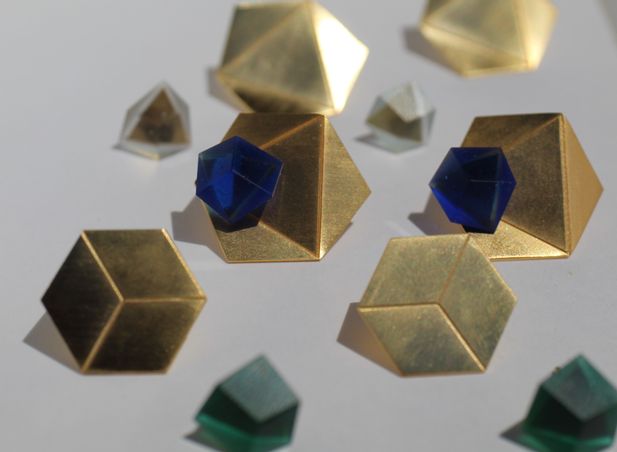 https://mom.maison-objet.com/en/product/113592/jelly-triangle