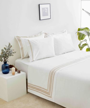 https://mom.maison-objet.com/en/product/54874/flossy
