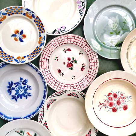 https://mom.maison-objet.com/fr/produit/127320/assiettes-vintage-datant-des-xixe-et-xxe-siecles
