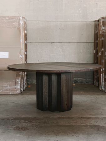 https://mom.maison-objet.com/en/product/34071/brix-table