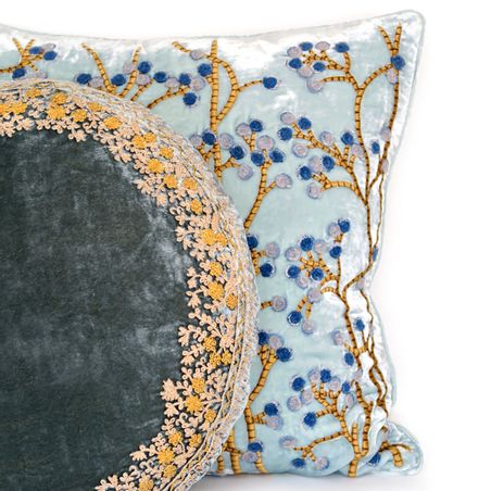 https://mom.maison-objet.com/fr/produit/137463/cadre-coussin-jamila-baies