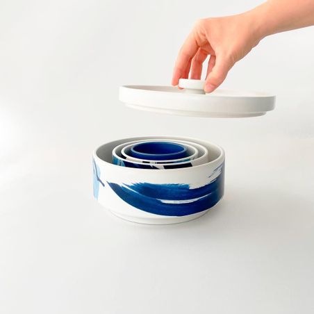 https://mom.maison-objet.com/en/product/114194/covered-casserole