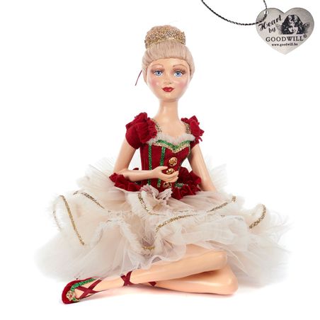 https://mom.maison-objet.com/fr/produit/1318774/sitt-nutcr-ballerina-doll-w-box-rd-crm-35-5cm