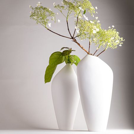 https://mom.maison-objet.com/en/product/131137/linda-porcelain-vase-bone-china-white-elegant-modern-handmade