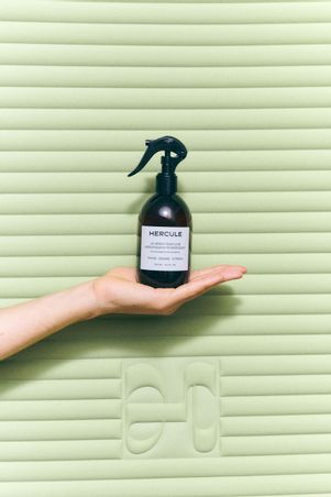 https://mom.maison-objet.com/en/product/1338586/spray-for-fitness-mats-air-and-mat-purifying-spray