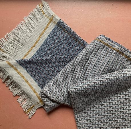 https://mom.maison-objet.com/fr/produit/35995/plaids-entre-le-soir