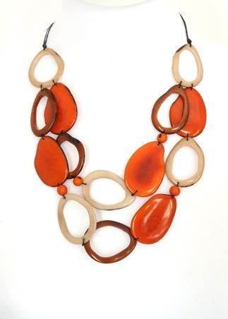 https://mom.maison-objet.com/fr/produit/91580/collier-esmeralda