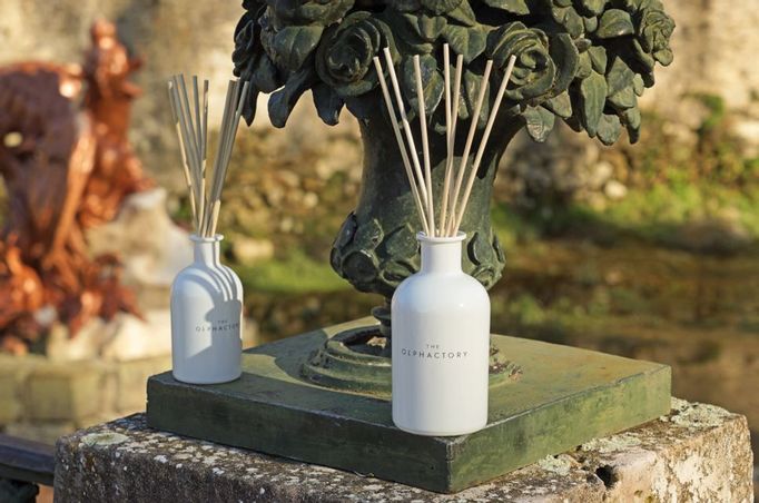 https://mom.maison-objet.com/en/product/1479110/the-olphactory-white-insignia