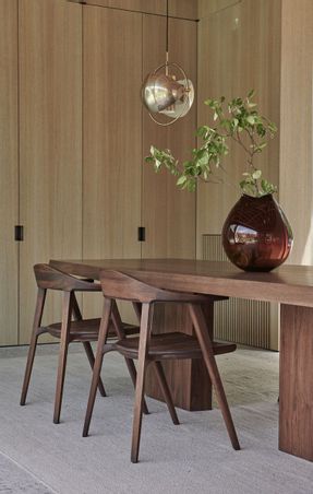 https://mom.maison-objet.com/en/product/53872/handblown-vases-by-kate-hume