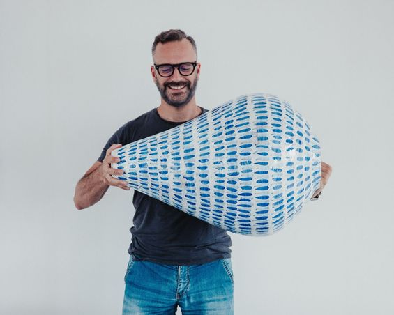 https://mom.maison-objet.com/fr/produit/1515946/blu-vase