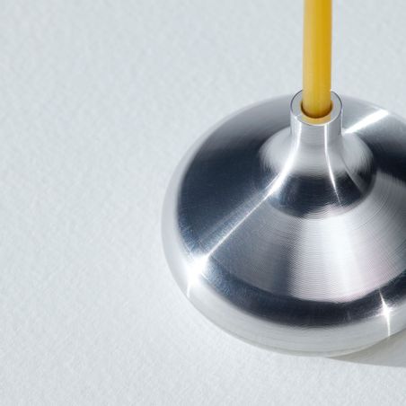 https://mom.maison-objet.com/fr/produit/1534250/aluminium-candle-holder