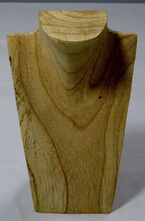 https://mom.maison-objet.com/fr/produit/1596876/presentoirs-a-bijoux-en-bois
