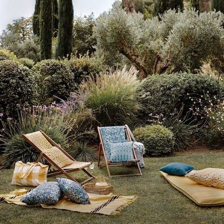 https://mom.maison-objet.com/fr/produit/1599718/coussins-bains-de-soleil-chilienne-madera