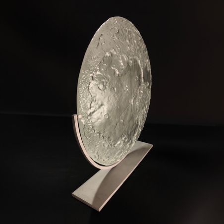 https://mom.maison-objet.com/fr/produit/1612858/moon-1