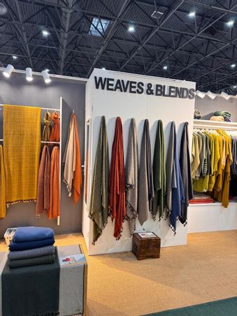 https://mom.maison-objet.com/fr/produit/1614268/cashmere-accessories-home-knitwear