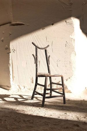 https://mom.maison-objet.com/en/product/1659384/chaise-totem-barbare-i