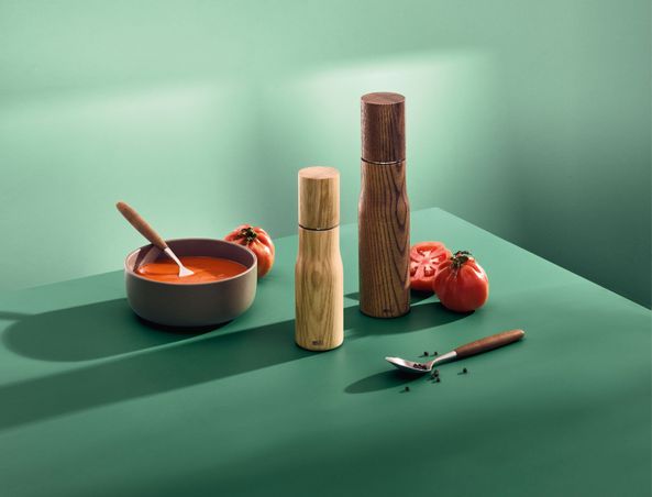 https://mom.maison-objet.com/fr/produit/1669402/moulin-a-poivre-ou-a-sel-levo