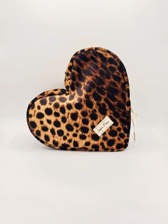 https://mom.maison-objet.com/en/product/1671462/the-heart-to-take-away